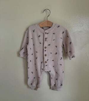 Greyson Mini Floral Waffle Knit Long Sleeve Romper Size 6-9M